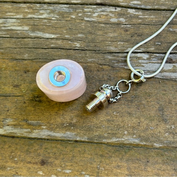 🌹Eternal Essence🩷 Rose Quartz Bottle Necklace on sterling silver - Picture 4 of 6